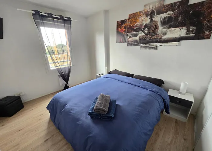 T2 Climatise - Balcon & Parking Prive アパート